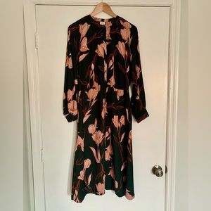 Woman’s Floral Midi Dress in size Large
